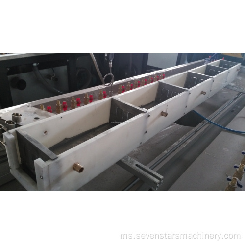 Mesin penyemperitan profil papan plastik kayu PVC kayu